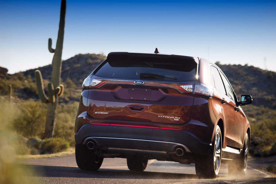  Ford Edge Titanium 2015 года  (фото 2 из 30)